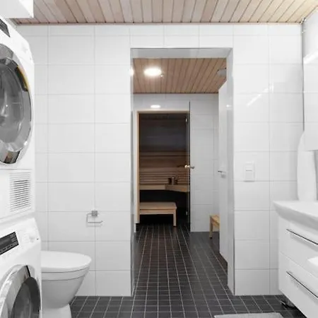Huoneisto The Real Luxury Penthouse Right Above Metro Station