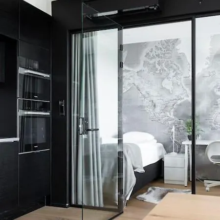 The Real Luxury Penthouse Right Above Metro Station Huoneisto